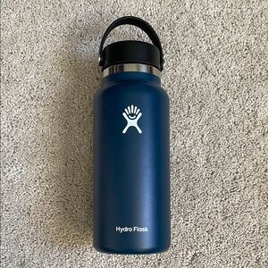 NWOT Hydro Flask Indigo Blue 32oz Wide Mouth Bottle